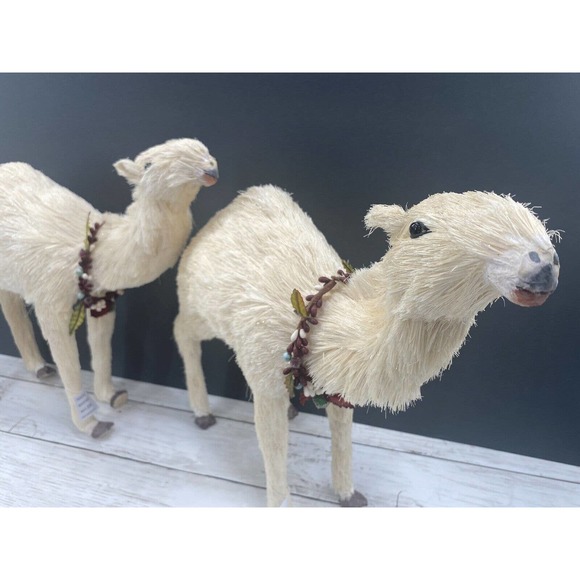 Trademark Exclusive Large Pair Decorative Nativity Standing Lamas/Camels 15x17" - Picture 4 of 12